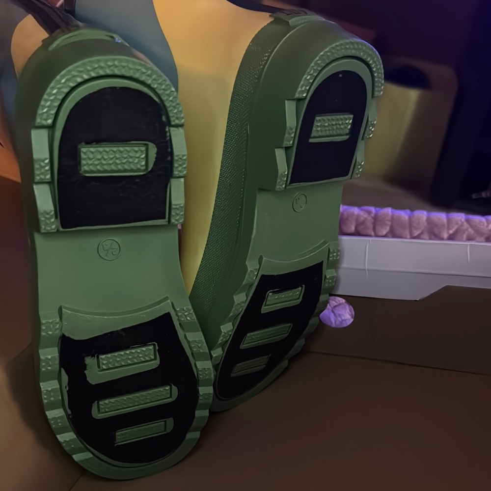 Kids' Colorful Rain Boots - Picture 6 of 8